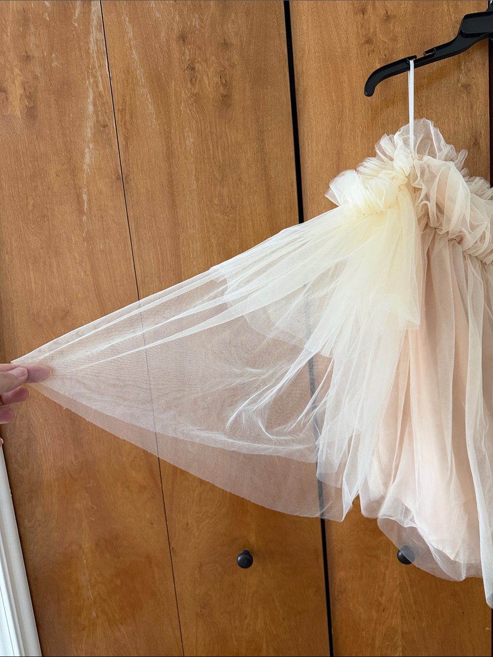 Soft Ivory Tulle strapless off-shoulder Blouse with sleeves - Picture 2 of 8